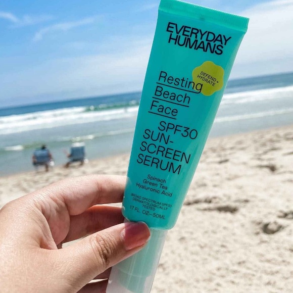 Resting Beach Face SPF30 Sunscreen Serum - Picture 3 of 4